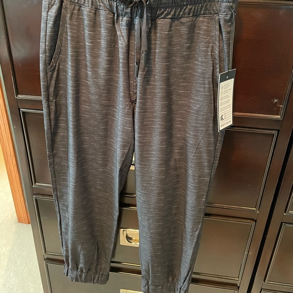 Kyodan Capri’s NWT. Black with small white threads. - Picture 1 of 3